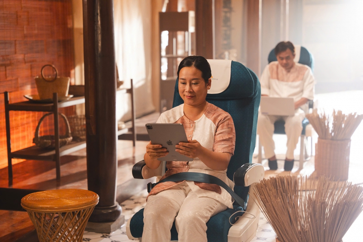 Các hướng dẫn bay an toàn được truyền tải mềm mại và sáng tạo.