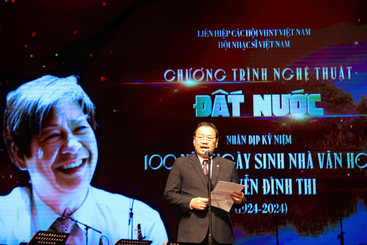 Tiến sĩ Đoàn Thanh Nô, Nhà nghiên cứu Văn hóa dân gian, phó Chủ tịch Liên hiệp các hội Văn học nghệ thuật Việt Nam phát biểu.