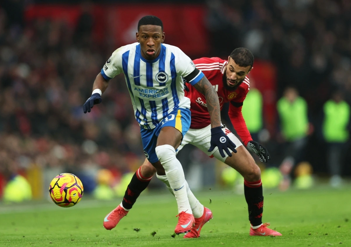 Brighton chơi đôi công sòng phẳng với MU (Ảnh: Reuters)