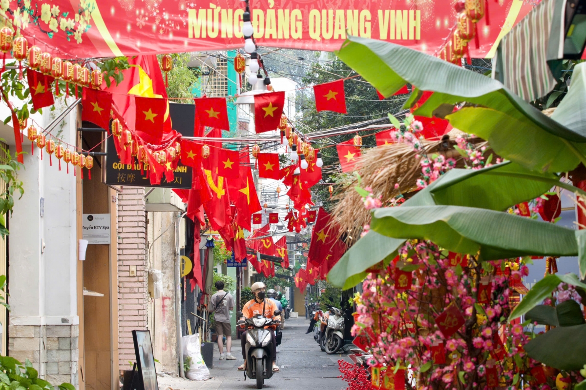 Sự chuẩn bị, sẵn sàng thích ứng của Đảng bộ, chính quyền TPHCM giúp kinh tế sớm phục hồi và phát triển (Ảnh: Tỷ Huỳnh)