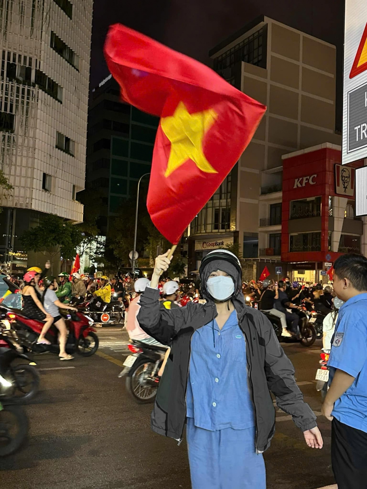 "Việt Nam nói là làm, vào một cái là mặc đồ ngủ đi luôn không kịp sửa soạn gì hết", Diệu Nhi hài hước chia sẻ.