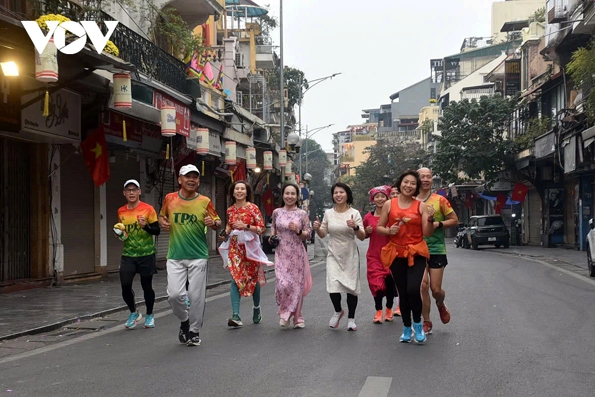 Doing a morning run around the Old Quarter allows participants to enjoy the rare peaceful atmosphere of the city.