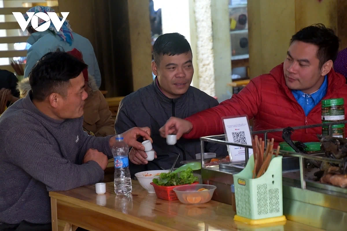 Going to the market is also an opportunity to connect and build friendships, often by offering a shot of strong rice wine to guests.