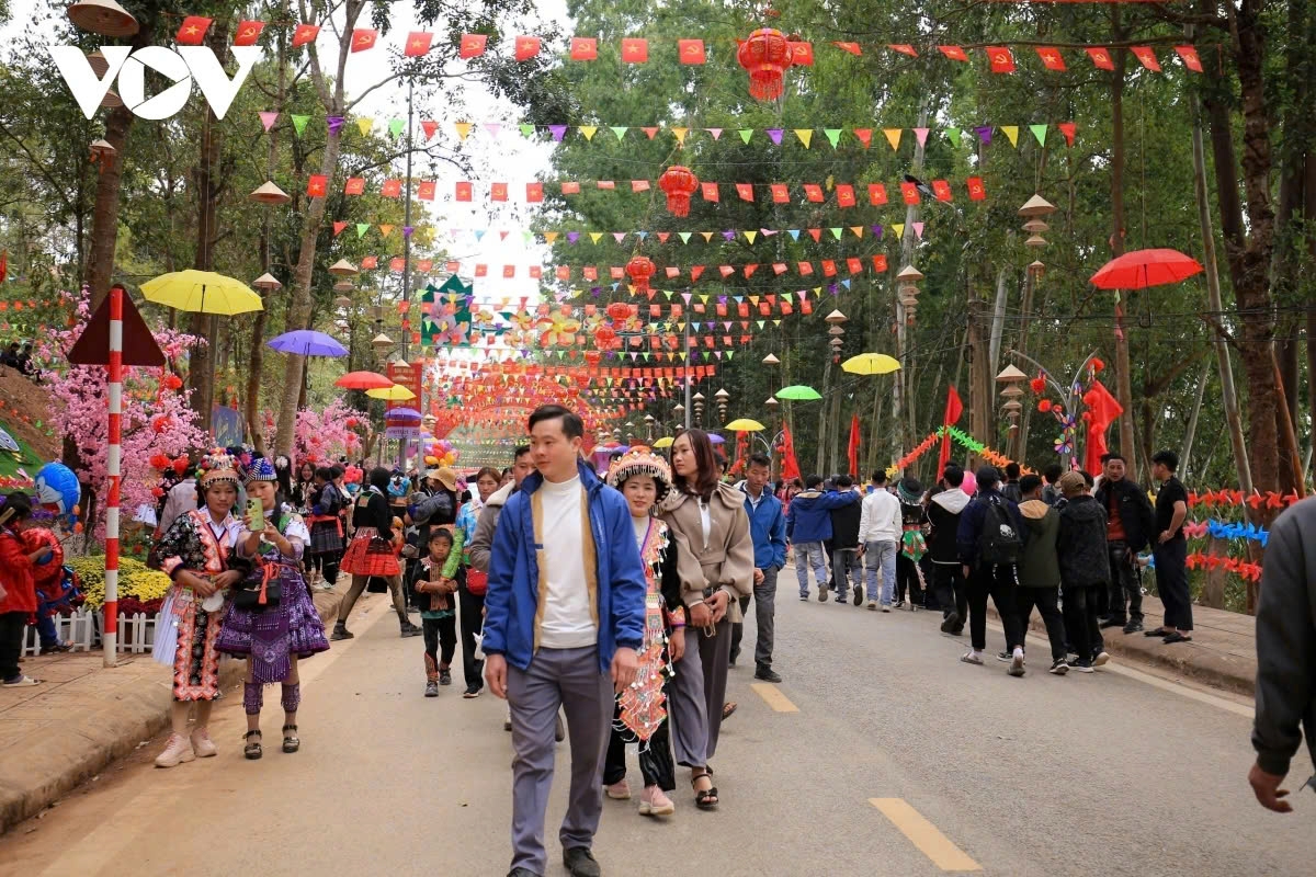 Beyond providing entertainment, the festival is also an opportunity for bull owners to connect, share farming experiences, and contribute to improving local knowledge and economic development.