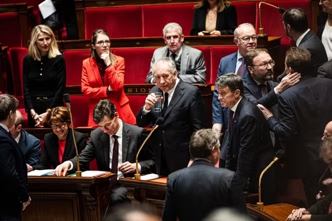Thủ tướng Francois Bayrou tuyên bố sãn sàng đàm phán lại vấn đề cải cách hưu trí năm 2023. Ảnh: Le Monde