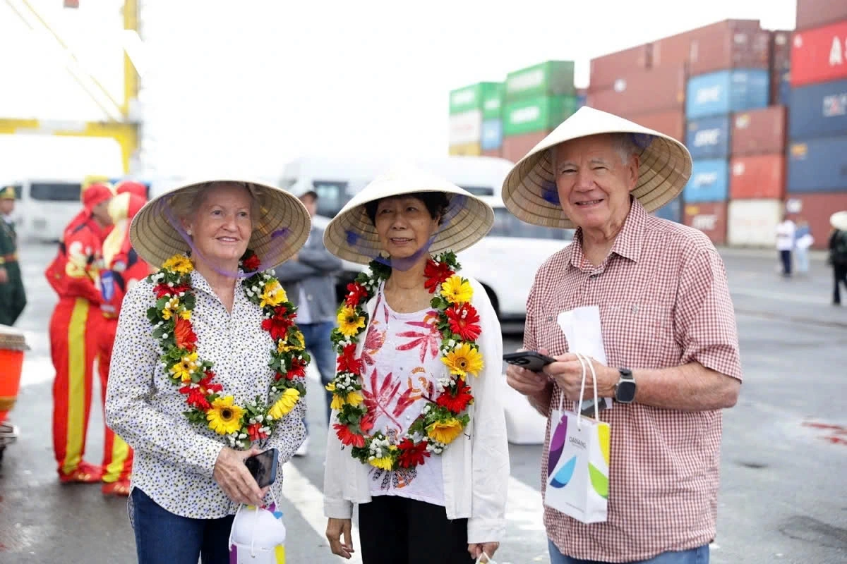 First American tourists aboard Crystal Symphony visit Da Nang city on January 29