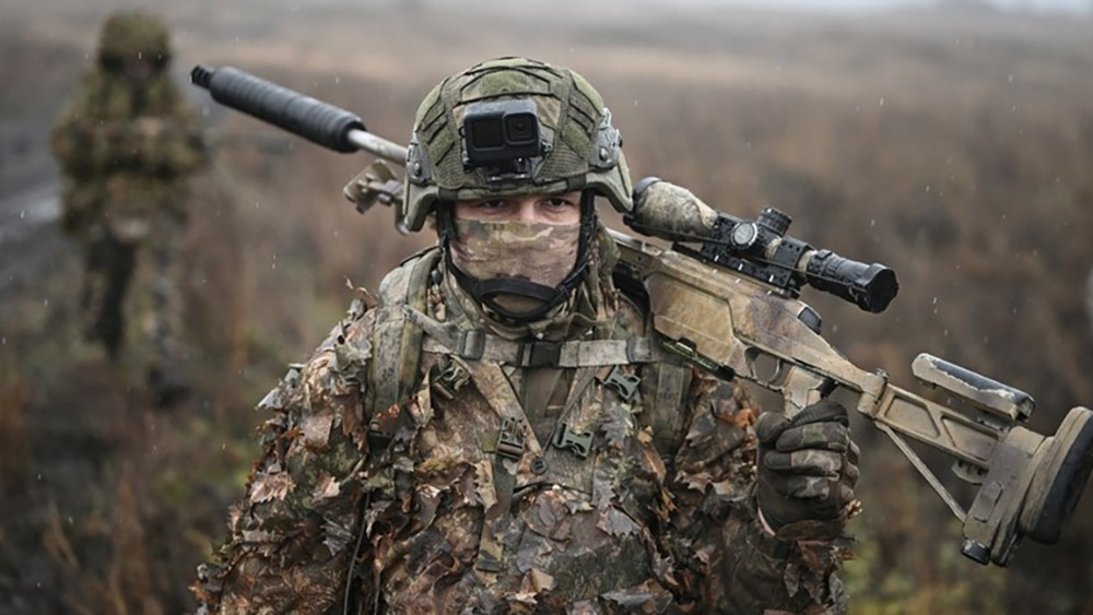 Lính bắn tỉa Nga ở Cộng hòa Nhân dân Donetsk. Ảnh: Getty