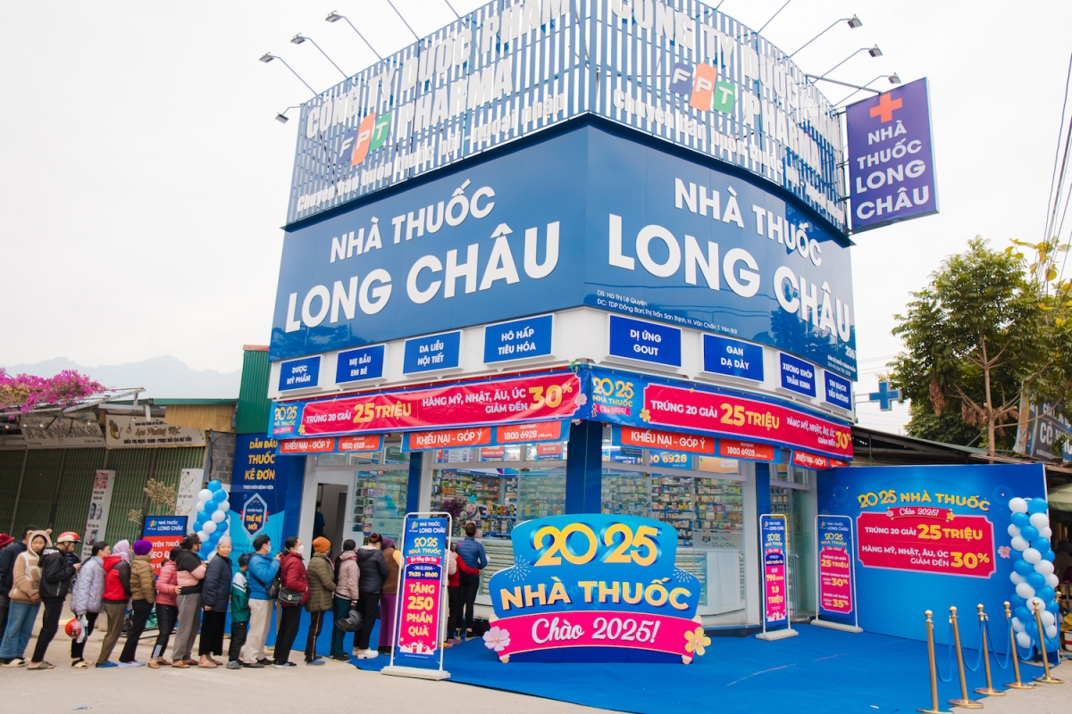 FPT Long Châu đảm bảo cung cấp đủ thuốc và sẵn sàng phục vụ người dân xuyên Tết