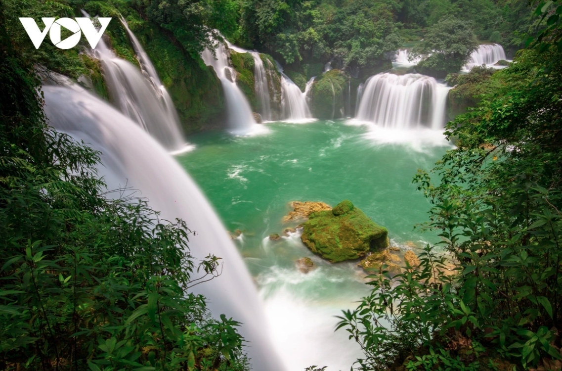 Ban Gioc Waterfall in Cao Bang province is one of the most magical waterfalls in Southeast Asia.