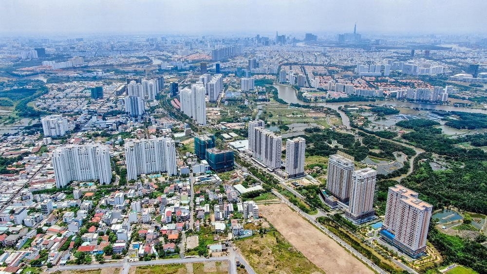Bộ Tài chính cho biết, đang nghiên cứu các chính sách thuế liên quan bất động sản, đảm bảo chính sách nếu ban hành sẽ phù hợp, thống nhất với thực tế, thông lệ quốc tế (Ảnh minh họa: KT)