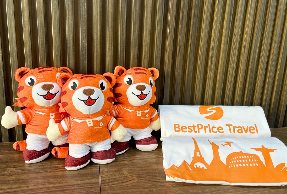 BestPrice Travel offers tourists meaningful gifts to mark the occasion, including BestPrice Travel's tiger mascot, BiPi.
