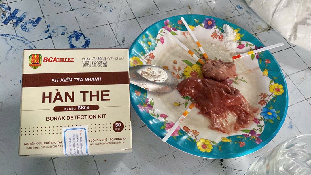 Cơ quan chức năng kiểm tra phát hiện có hàn the trong các sản phẩm