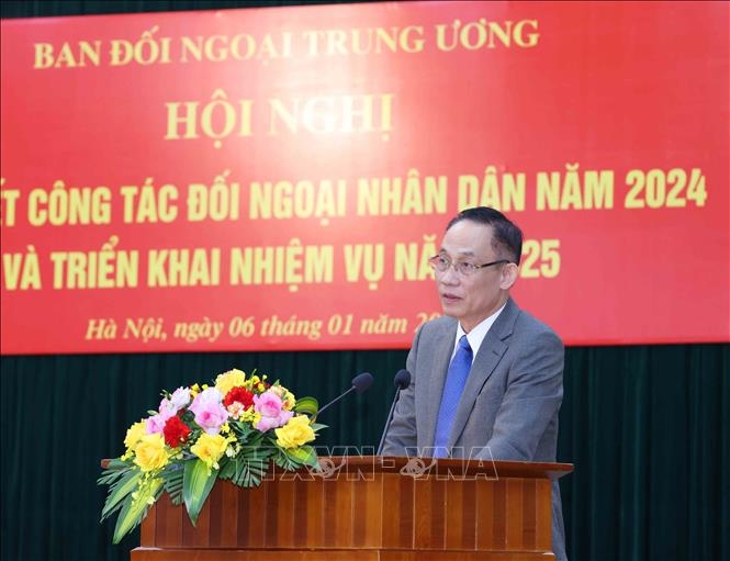 Đồng chí Lê Hoài Trung, Bí thư Trung ương Đảng, Trưởng Ban Đối ngoại Trung ương chủ trì Hội nghị. Ảnh:TTXVN