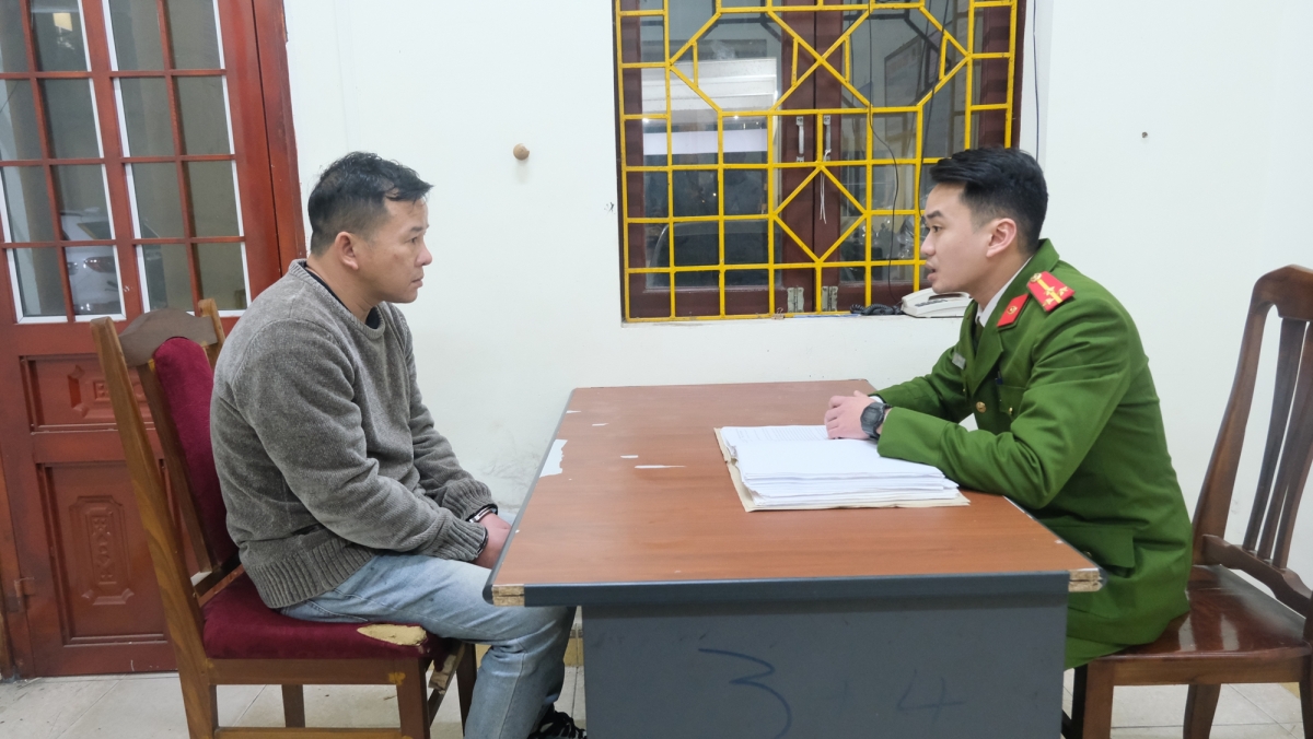 Đối tượng Đàm Nam Điền tại cơ quan Công an. (Ảnh: CACC)