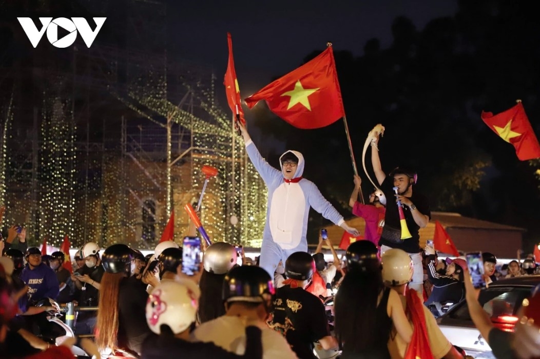 Many streets in Ho Chi Minh City are jammed as some places become even unmovable.