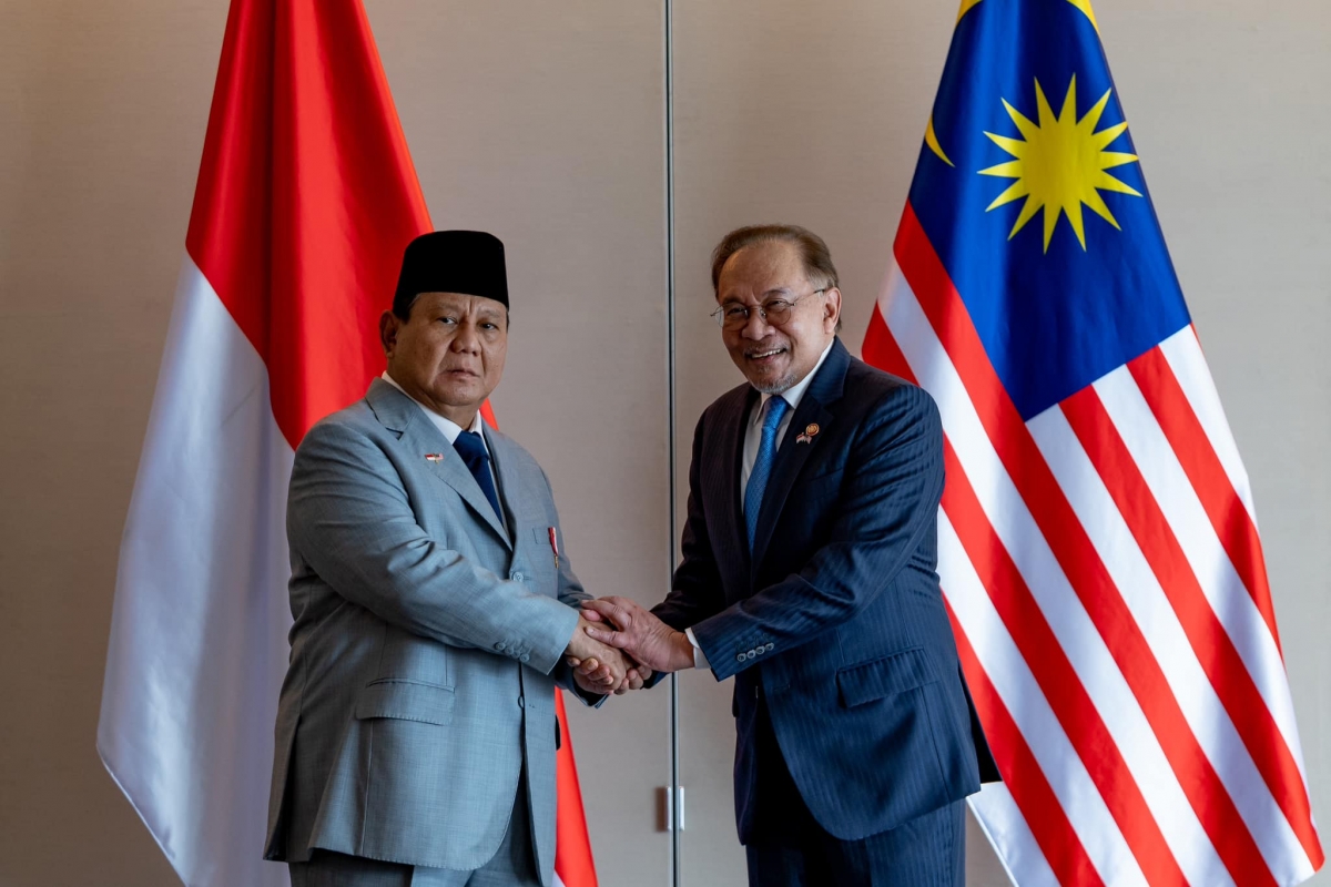 Thủ tướng Malaysia chào đón và có cuộc hội đàm riêng rẽ với Tổng thống Indonesia (Ảnh: Facebook Thủ tướng Malaysia)