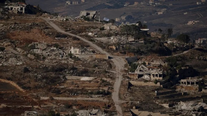 Một lá cờ Israel tại miền Nam Lebanon. Ảnh: AP