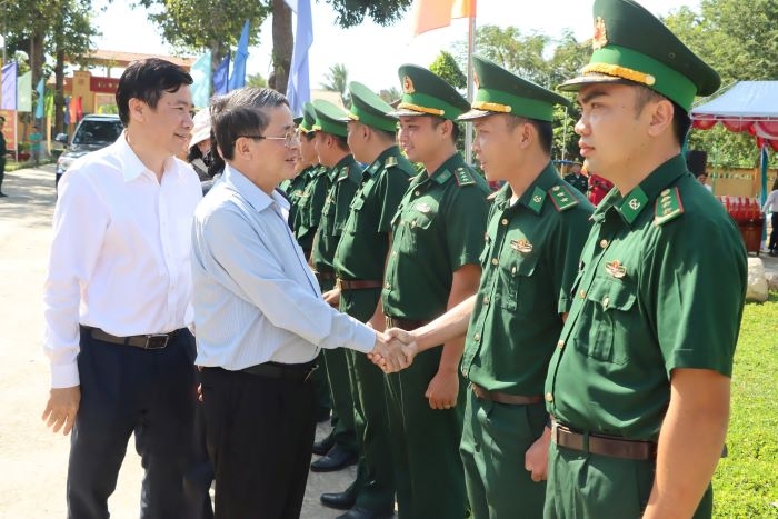Ông Nguyễn Đức Hải, Phó Chủ tịch Quốc hội thăm, chúc Tết cán bộ, chiến sĩ.