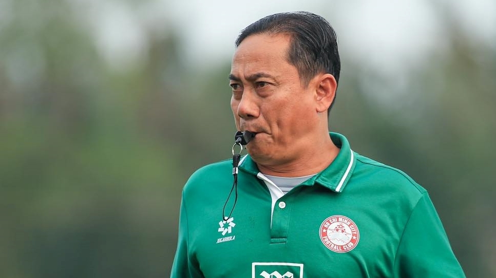 HLV Phùng Thanh Phương quyết thắng Đà Nẵng (Ảnh: CLB TP.HCM).