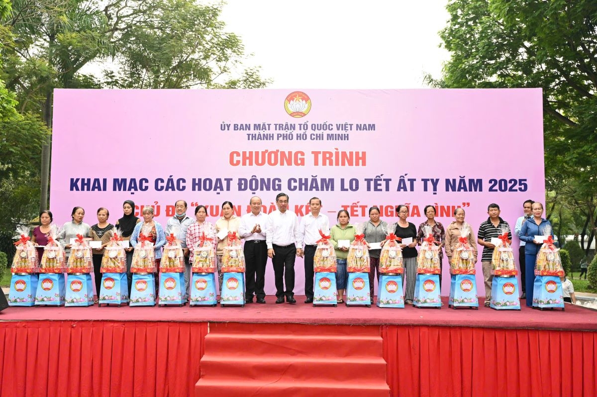 Chương trình sẽ chăm lo hơn 200.000 suất quà cho các hộ khó khăn, với tổng kinh phí hơn 110 tỷ đồng (ảnh: L.H)