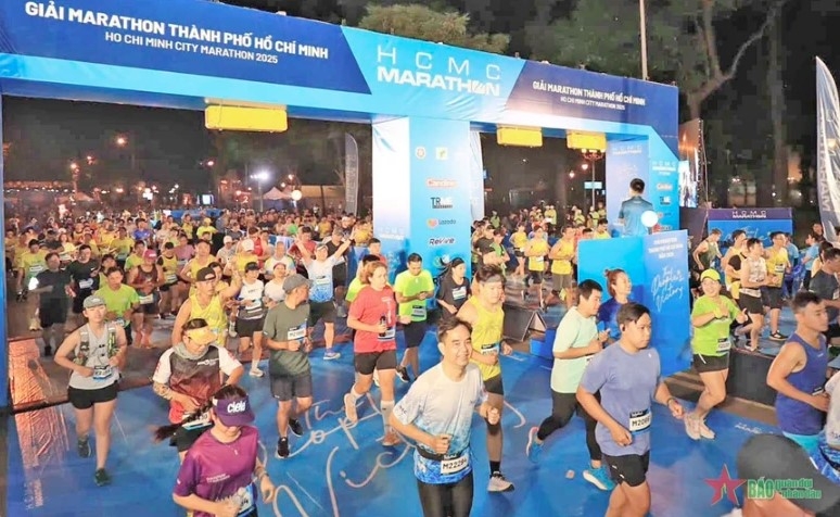 Over 10,000 runners join the 12th Ho Chi Minh City Marathon. (Photo: qdnd.vn)