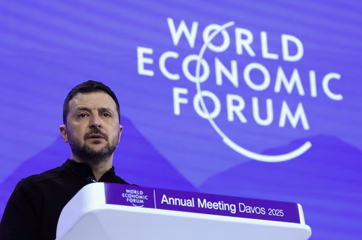 Tổng thống Ukraine Volodymyr Zelensky phát biểu tại cuộc họp thường niên lần thứ 55 của Diễn đàn Kinh tế Thế giới (WEF) tại Davos, Thụy Sĩ ngày 21/1. Ảnh: Reuters