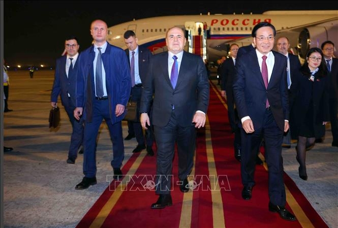 Lễ đón Thủ tướng Chính phủ Liên bang Nga Mikhail Vladimirovich Mishustin tại sân bay quốc tế Nội Bài, Hà Nội. (Ảnh: TTXVN)