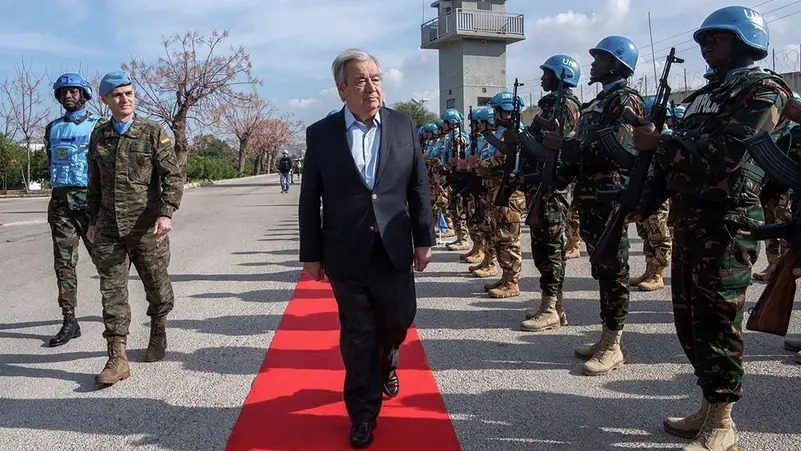 Tổng thư ký Liên Hợp Quốc Antonio Guterres thăm trụ sở UNIFIL ở miền Nam Lebanon. (Ảnh: AFP)