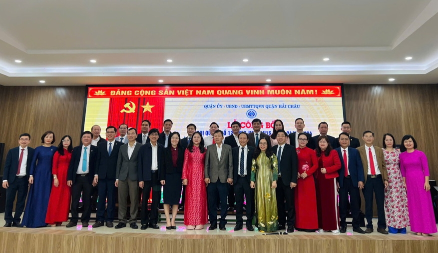 Trước đó, Quận Hải Châu tổ chức công bố Nghị quyết sắp xếp đơn vị hành chính thuộc quận Hải Châu