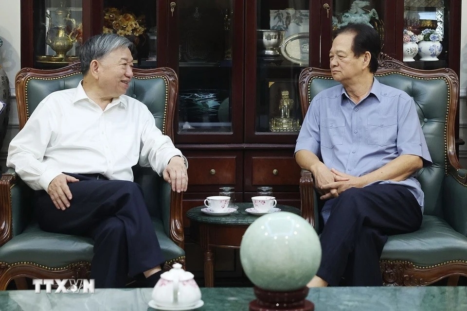 Tổng Bí thư Tô Lâm đến thăm, chúc Tết gia đình nguyên Ủy viên Bộ Chính trị, nguyên Thủ tướng Chính phủ Nguyễn Tấn Dũng. Nguồn: TTXVN