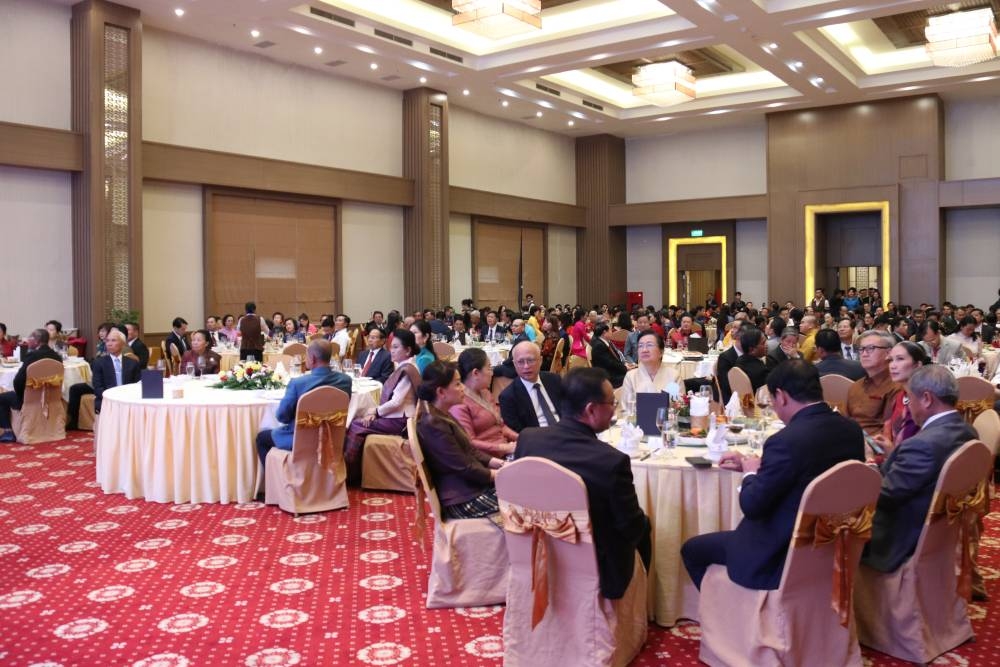 Tiệc chiêu đãi diễn ra trong không khí nồng ấm, chân thành, hữu nghị, đoàn kết và thắm tình đồng chí anh em.