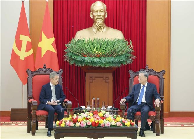 Tổng Bí thư Tô Lâm tiếp ông Nicholas Berggruen, Nhà sáng lập, Chủ tịch Công ty đầu tư Berggruen Holdings và Viện Berggruen. Ảnh TTXVN