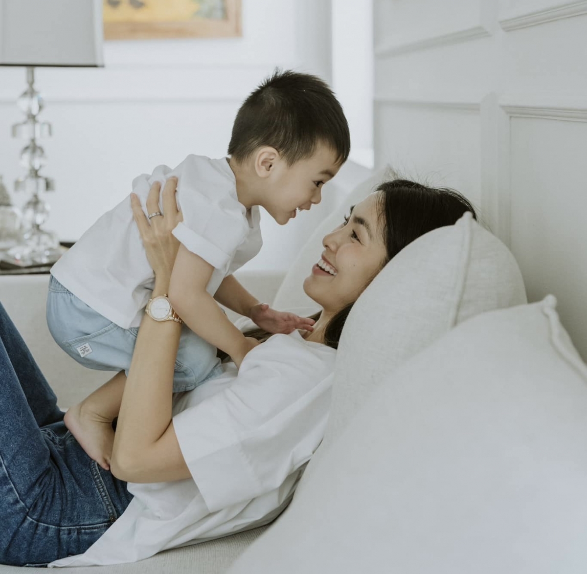 Louis Nguyễn sở hữu quyền quản lý khá nhiều công ty phân phối các nhãn hàng thời trang xa xỉ. Sau khi lập gia đình, Tăng Thanh Hà hạn chế chia sẻ thông tin đời tư, không còn hoạt động showbiz. Cô dành thời gian chăm sóc gia đình, con cái, chuyển hướng kinh doanh riêng và hỗ trợ chồng phát triển sự nghiệp. Cô và ông xã doanh nhân có 3 con (2 con trai, 1 con gái). Hiện tại, nữ diễn viên tận hưởng cuộc sống an nhàn, thường xuyên đi du lịch, nghỉ dưỡng cùng người thân.
