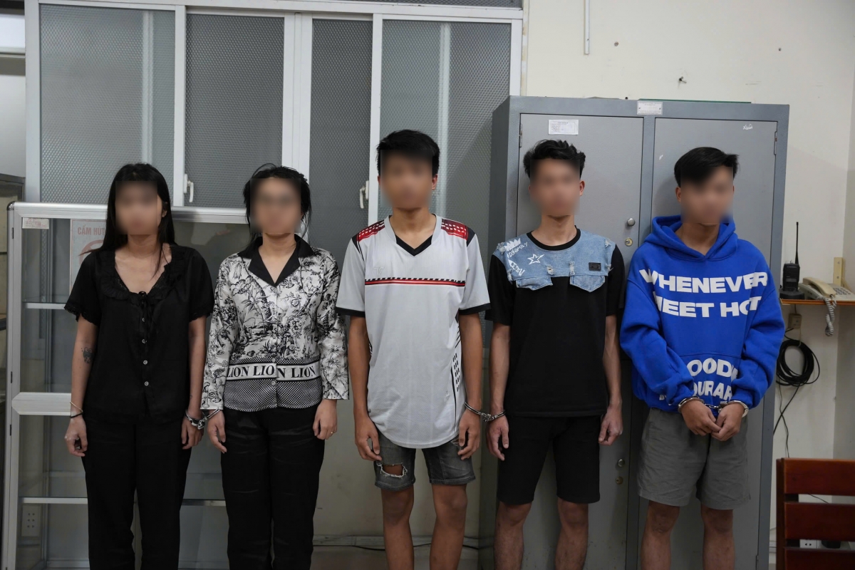 Nhóm thanh niên có hành vi lừa đảo tại trụ sở công an