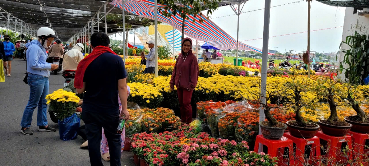 Hoa giá ổn định nhưng sức mua không mạnh. 