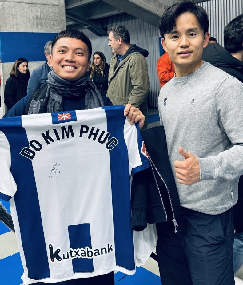 Đỗ Kim Phúc giao lưu với ngôi sao Kubo - người được mệnh danh là Messi Nhật Bản.
