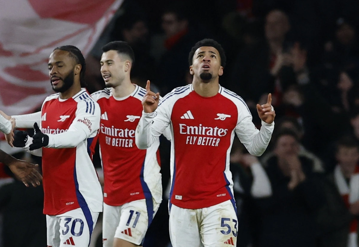 Arsenal thắng thuyết phục Man City (Ảnh: Reuters).