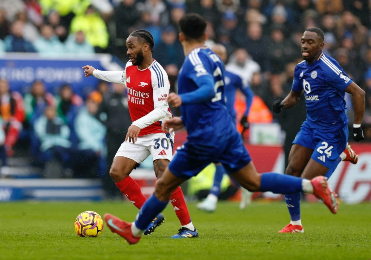 Sterling đang gây thất vọng lớn trên hàng công Arsenal (Ảnh: Reuters)
