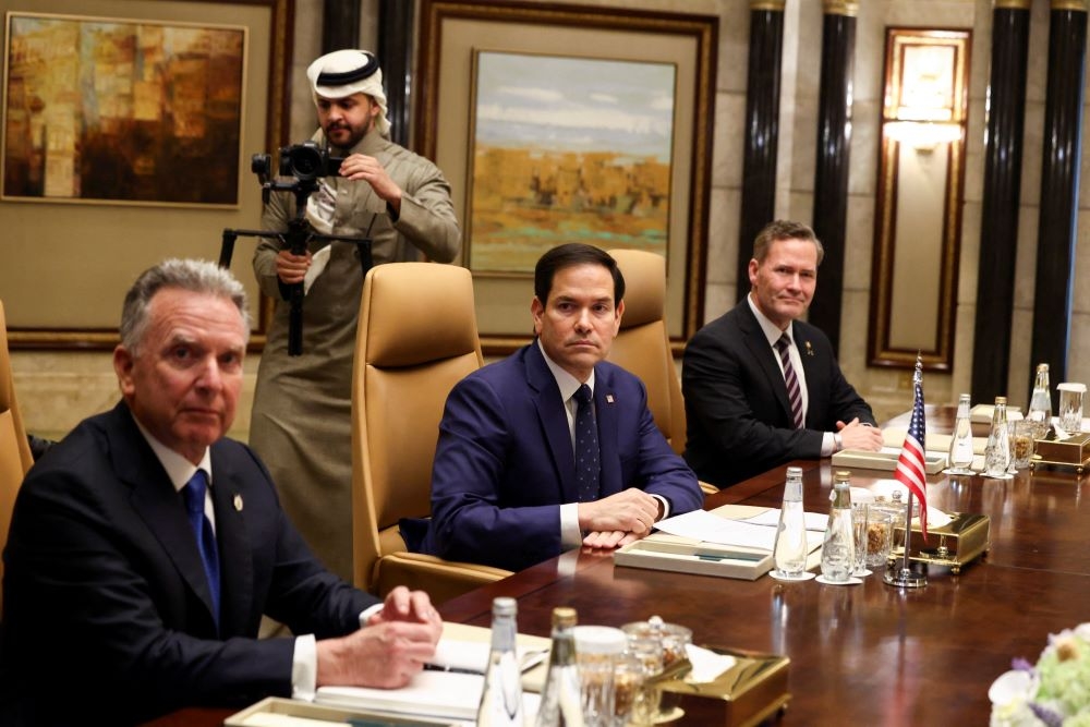 Ông Witkoff (trái) cùng Ngoại trưởng Mỹ Rubio trong cuộc gặp với Ngoại trưởng Nga Lavrov ở Saudi Arabia ngày 18/2 (Ảnh: Reuters)