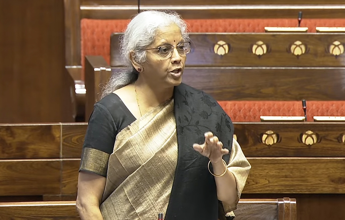 Bộ trưởng Tài chính Ấn Độ Nirmala Sitharaman phát biểu tại một phiên họp của Hạ viện Ấn Độ hôm 4/2 (Ảnh: ANI)
