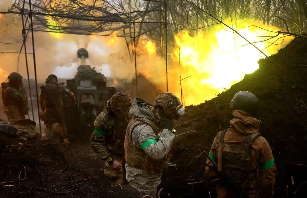 Nga và Ukraine đã chịu hơn 1 triệu thương vong trong 3 năm chiến sự (Ảnh: Reuters)