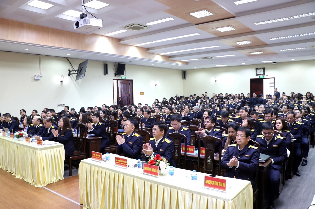 Đại diện Lãnh đạo các đơn vị ngành thuế tham dự hội nghị