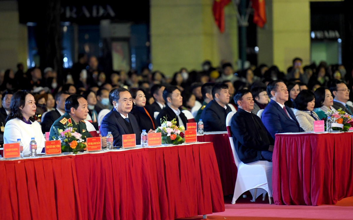 Các đại biểu tham dự chương trình.