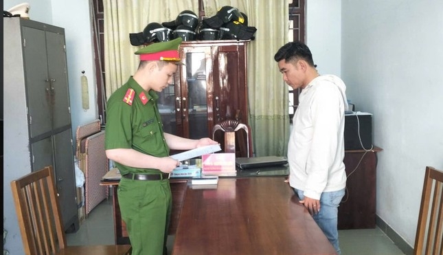 Công an khởi tố Nguyễn Đình Kiên về tội “Lợi dụng chức vụ quyền hạn trong khi thi hành công vụ”. Ảnh CA