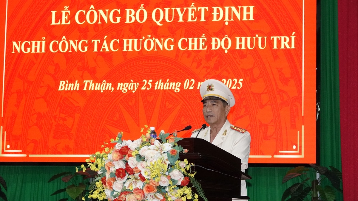 Đại tá Trần Đình Thiện - Trưởng phòng Cảnh sát điều tra tội phạm về ma tuý phát biểu tại buổi lễ. Ảnh: CABT