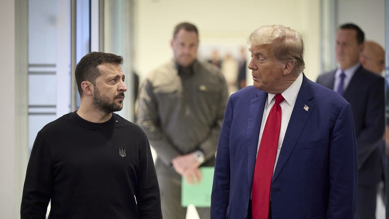 Tổng thống Ukraine Zelensky gặp Tổng thống Mỹ Trump. Ảnh: RT