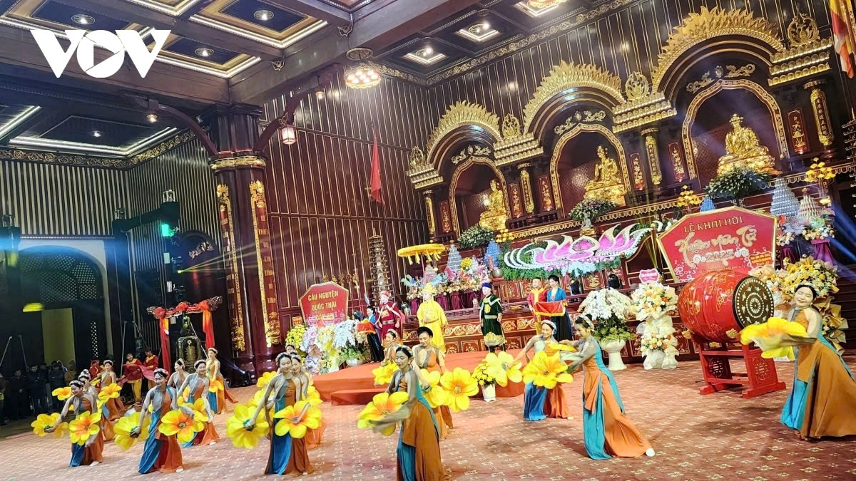 To honour the immense spiritual values, Quang Ninh province, along with its neighbouring provinces of Hai Duong and Bac Giang, has completed the nomination dossier for the Yen Tu - Vinh Nghiem - Con Son, Kiep Bac relics and landscapes, presenting it to UNESCO for recognition as a World Heritage site.