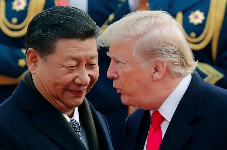 Chủ tịch Trung Quốc Tập Cận Bình (trái) và Tổng thống Mỹ Donald Trump (phải). Ảnh: Reuters