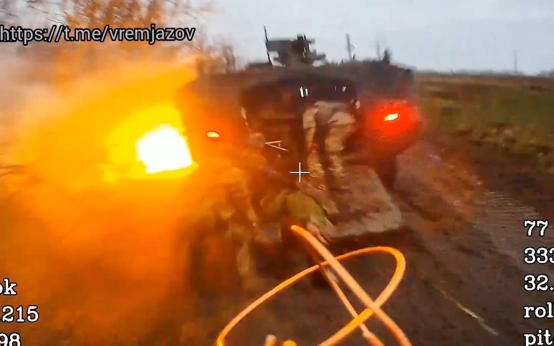 UAV cap quang Nga, UAV Nga lao vao xe chien dau bo binh Ukraine, khoi lua xung dot Nga Ukraine -Vremjazov.jpg