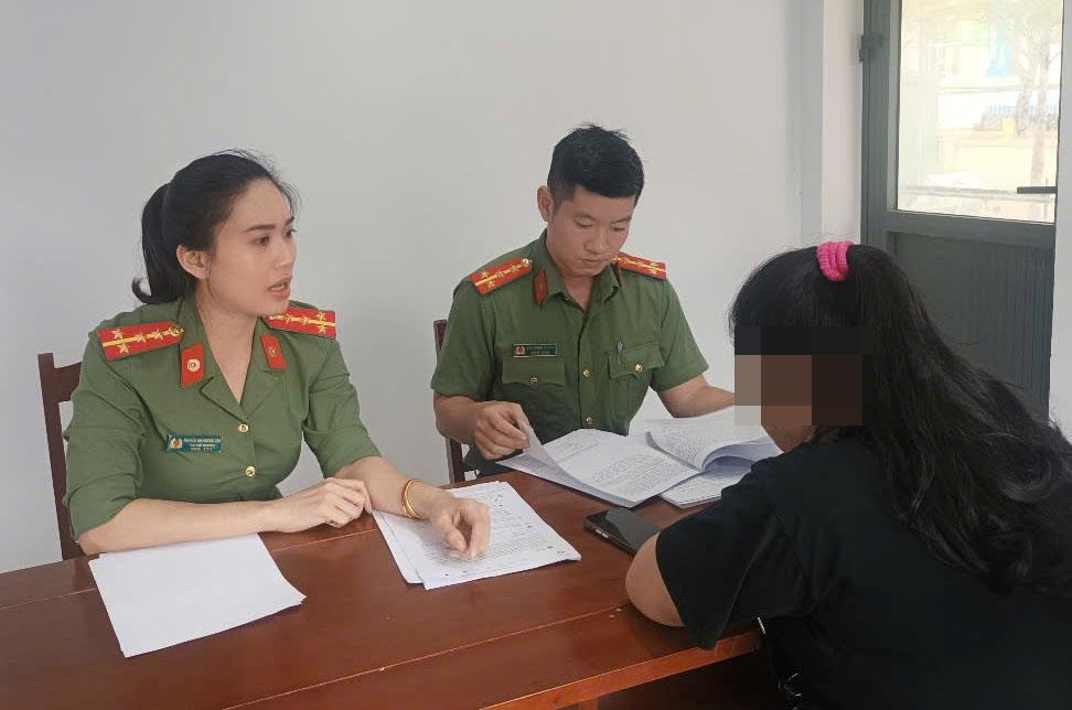 Cơ quan Công an làm việc với H.K.L